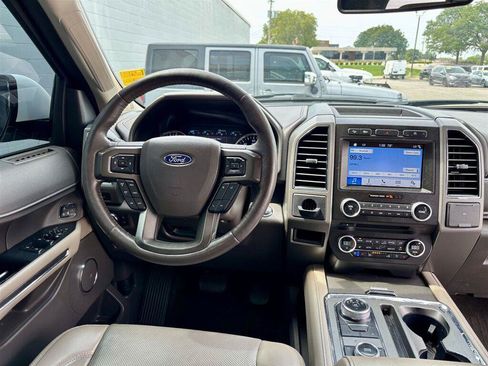 Used 2018 Ford Expedition XLT w/ Equipment Group 202A AWD/4WD image 3