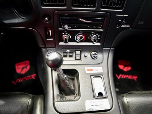 Used 2002 Dodge Viper GTS RWD image 15