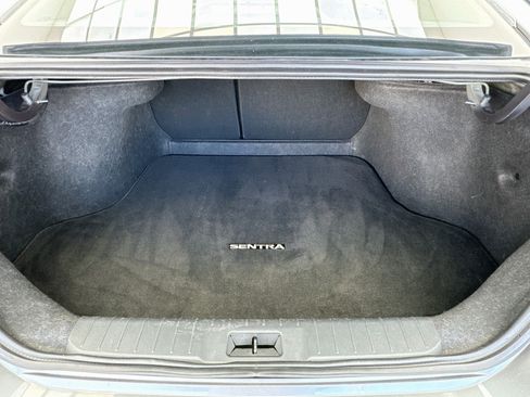 Used 2025 Nissan Sentra SV FWD image 17
