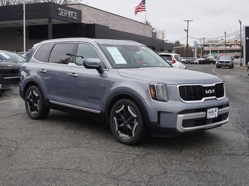 Used 2023 Kia Telluride EX image 57