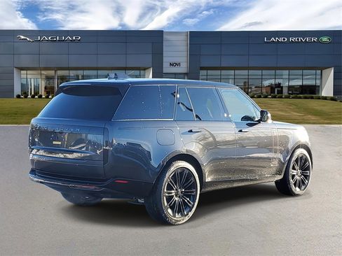 New 2026 Land Rover Range Rover SE image 3