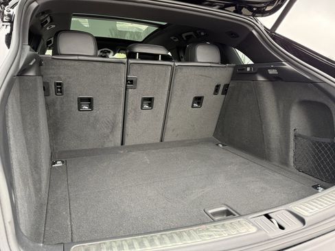 Used 2025 Porsche Macan image 33