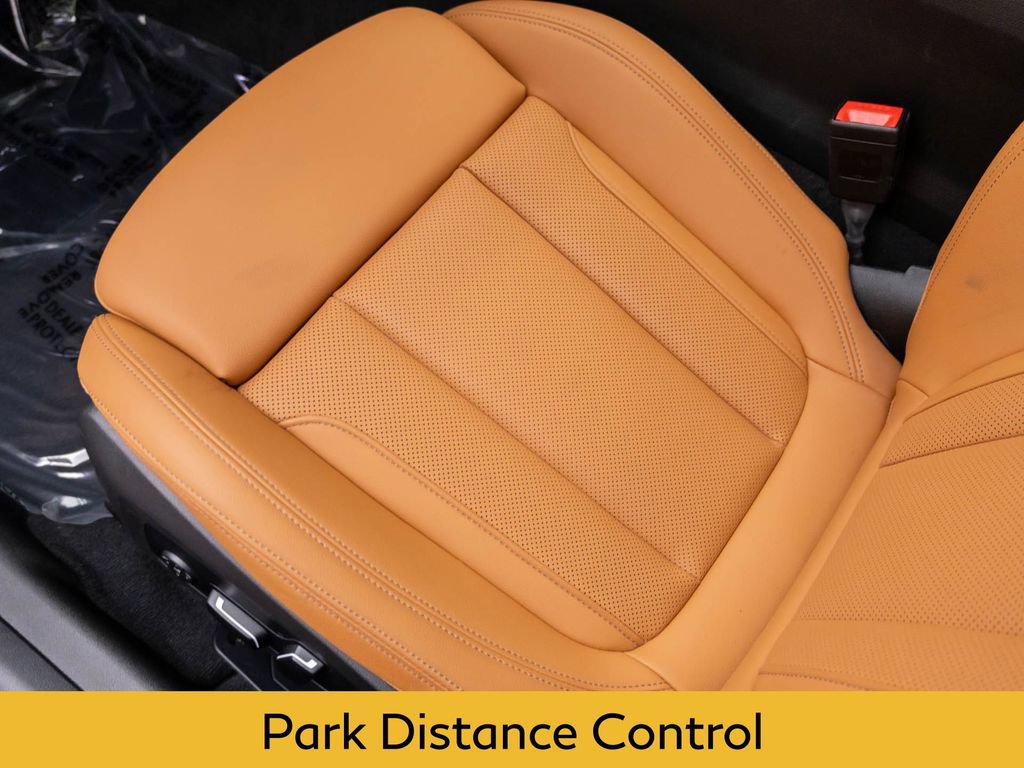 Used 2025 BMW 330i xDrive Sedan w/ M Sport Package AWD/4WD image 12