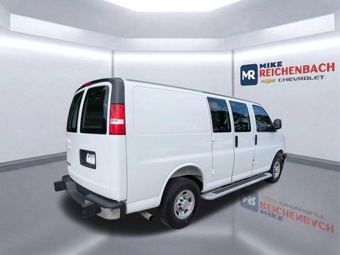 Used 2025 Chevrolet Express 2500 w/ Driver Convenience Package RWD image 4