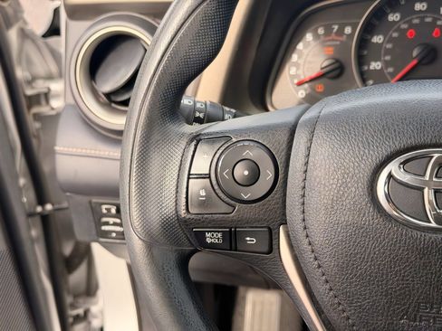 Used 2013 Toyota RAV4 XLE image 21