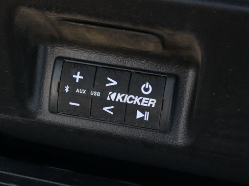 Used 2023 GMC Sierra 2500 Denali w/ Denali Black Diamond Edition image 30