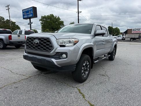 Used 2019 Toyota Tacoma SR5 AWD/4WD image 1