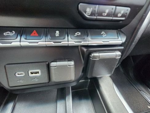 Used 2021 GMC Sierra 1500 AT4 w/ AT4 Premium Package image 26