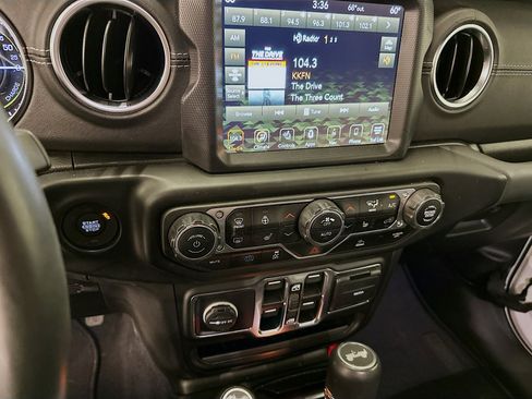 Used 2023 Jeep Wrangler Sahara w/ Cold Weather Group image 26