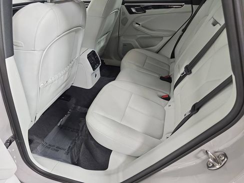 Certified 2023 Porsche Macan S AWD/4WD image 24