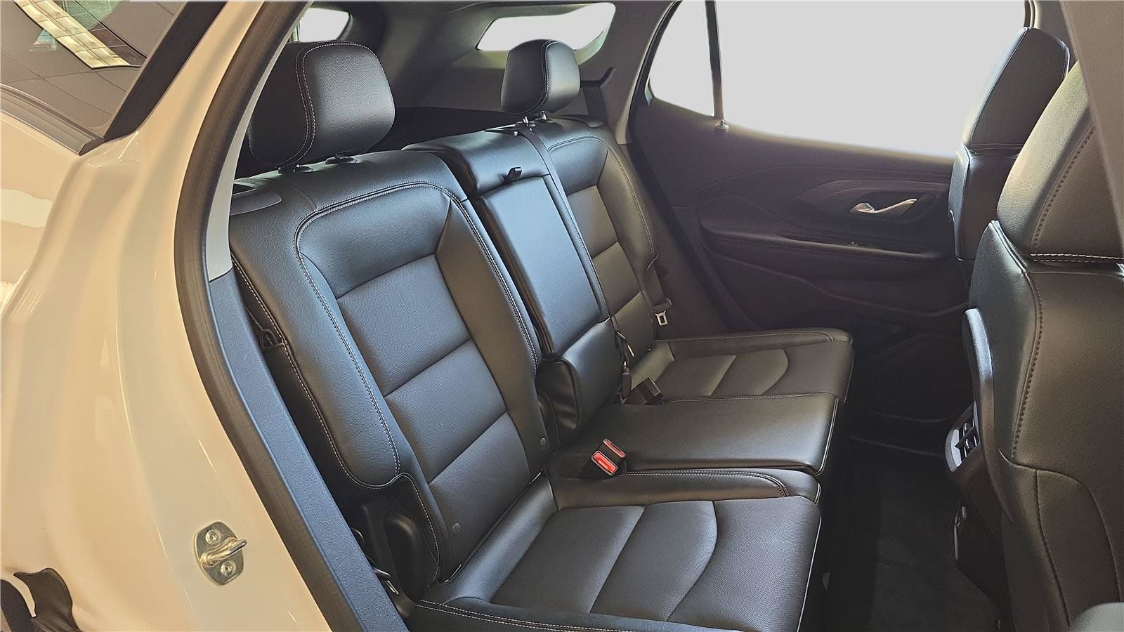 Used 2024 GMC Terrain SLT w/ Elevation Edition AWD/4WD image 17