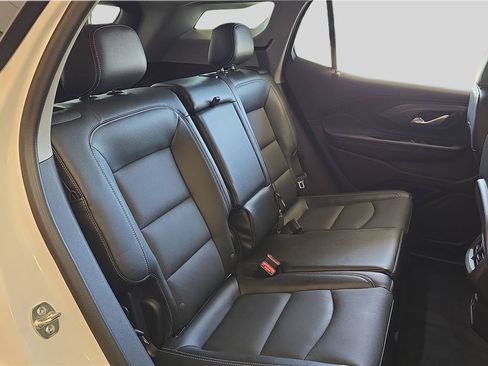 Used 2024 GMC Terrain SLT w/ Elevation Edition AWD/4WD image 17