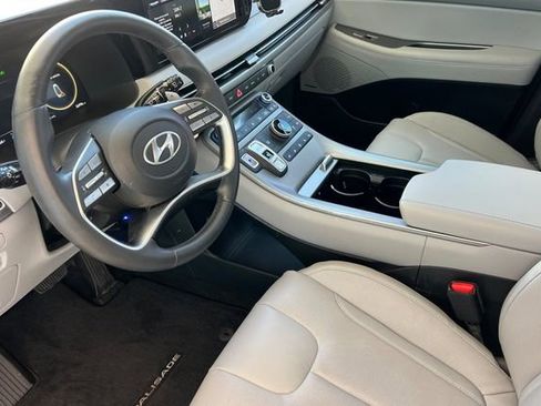 Used 2023 Hyundai Palisade SEL w/ Premium Package FWD image 10