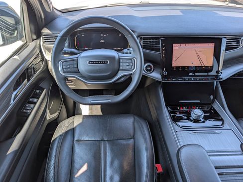 Used 2024 Jeep Wagoneer L Series II w/ Flexible Seating Group image 21