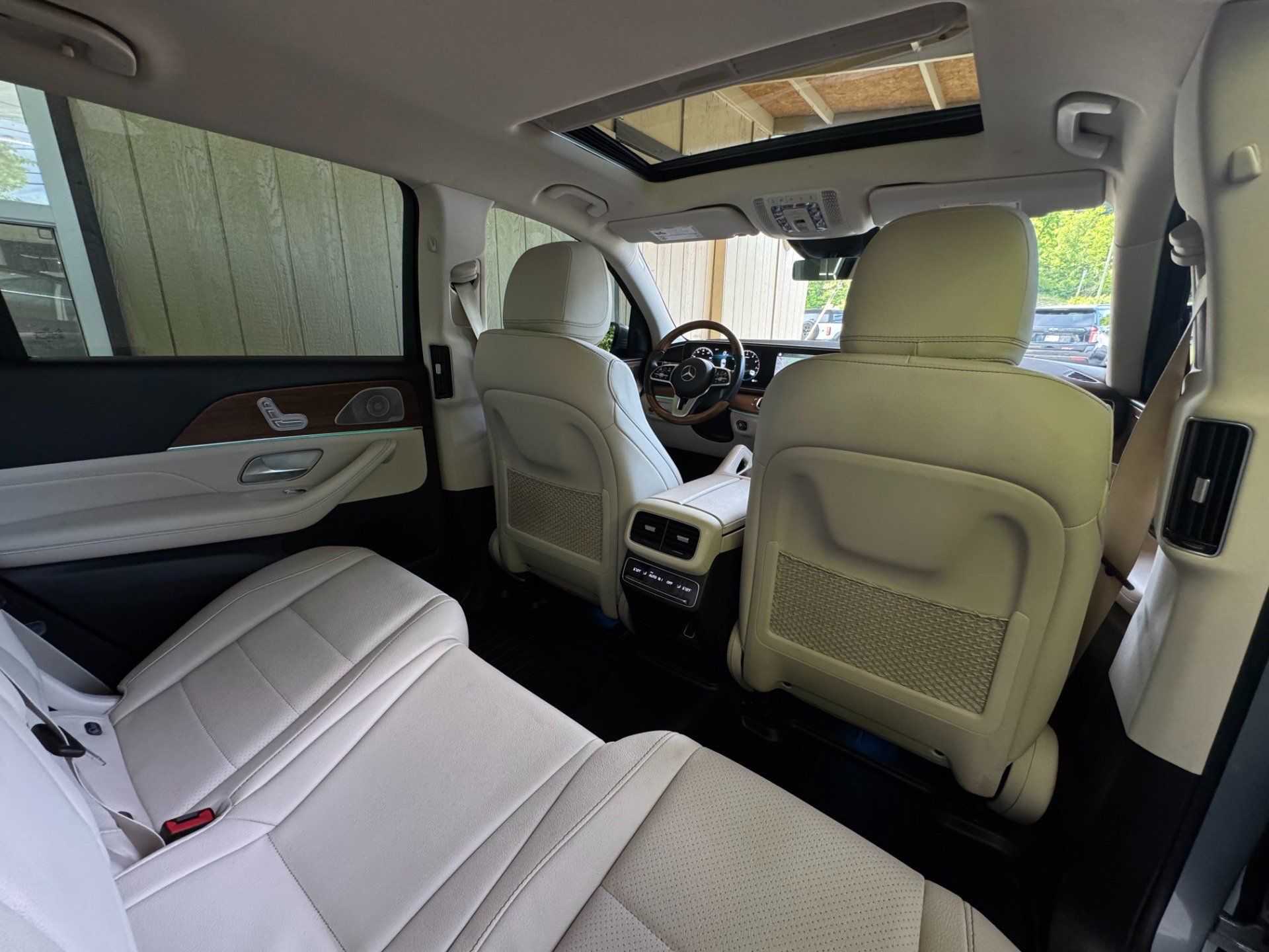 Used 2022 Mercedes-Benz GLS 450 4MATIC image 35
