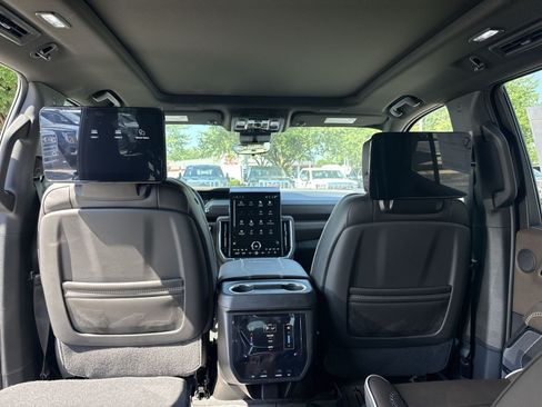 New 2026 GMC Yukon Denali Ultimate w/ LPO, Illumination Package AWD/4WD image 19