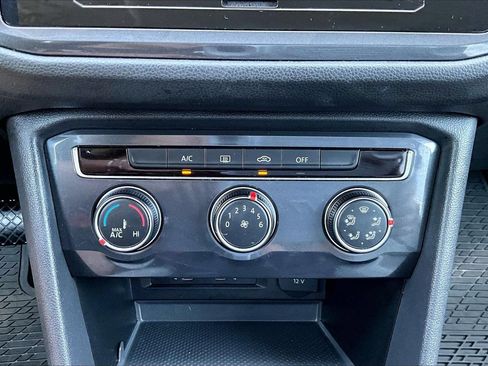 Used 2020 Volkswagen Tiguan S FWD image 17