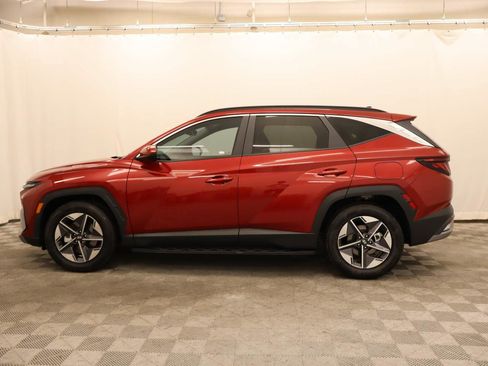 Used 2026 Hyundai Tucson SEL FWD image 2