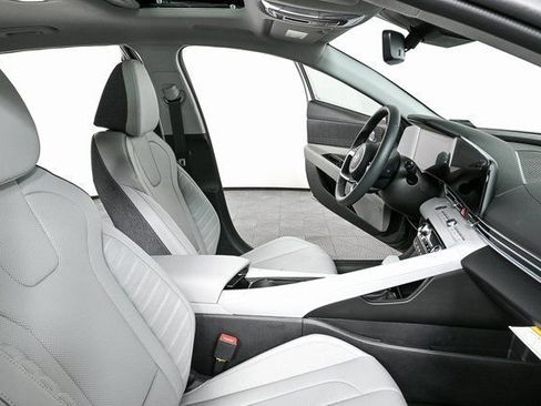 New 2026 Hyundai Elantra Limited image 35