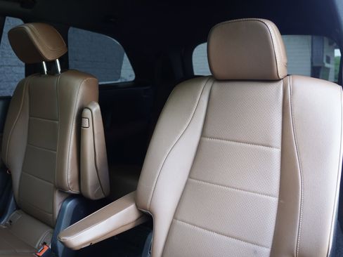 Used 2024 Mercedes-Benz GLS 450 4MATIC w/ AMG Line Exterior image 29