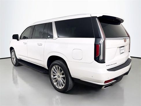 Used 2021 Cadillac Escalade ESV Premium Luxury image 7