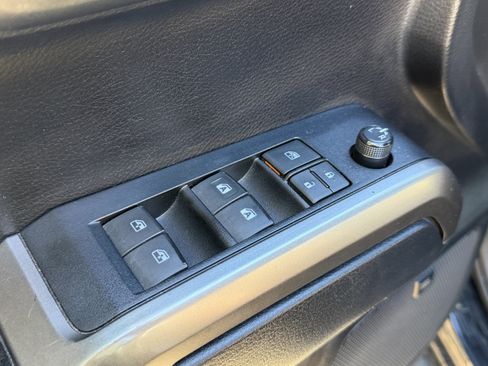 Used 2019 Toyota Tacoma Limited image 6