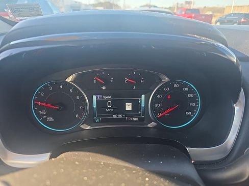 Used 2018 Chevrolet Traverse LT image 16