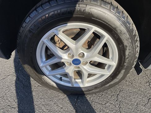 Used 2022 Ford Edge SEL w/ Convenience Package image 18