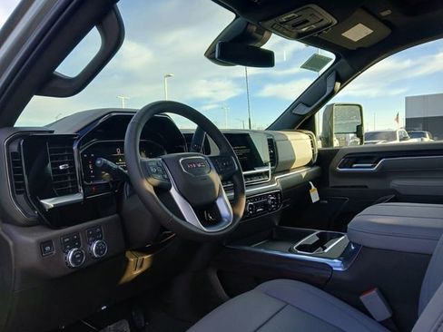 New 2026 GMC Sierra 2500 SLT w/ SLT Convenience Package image 9