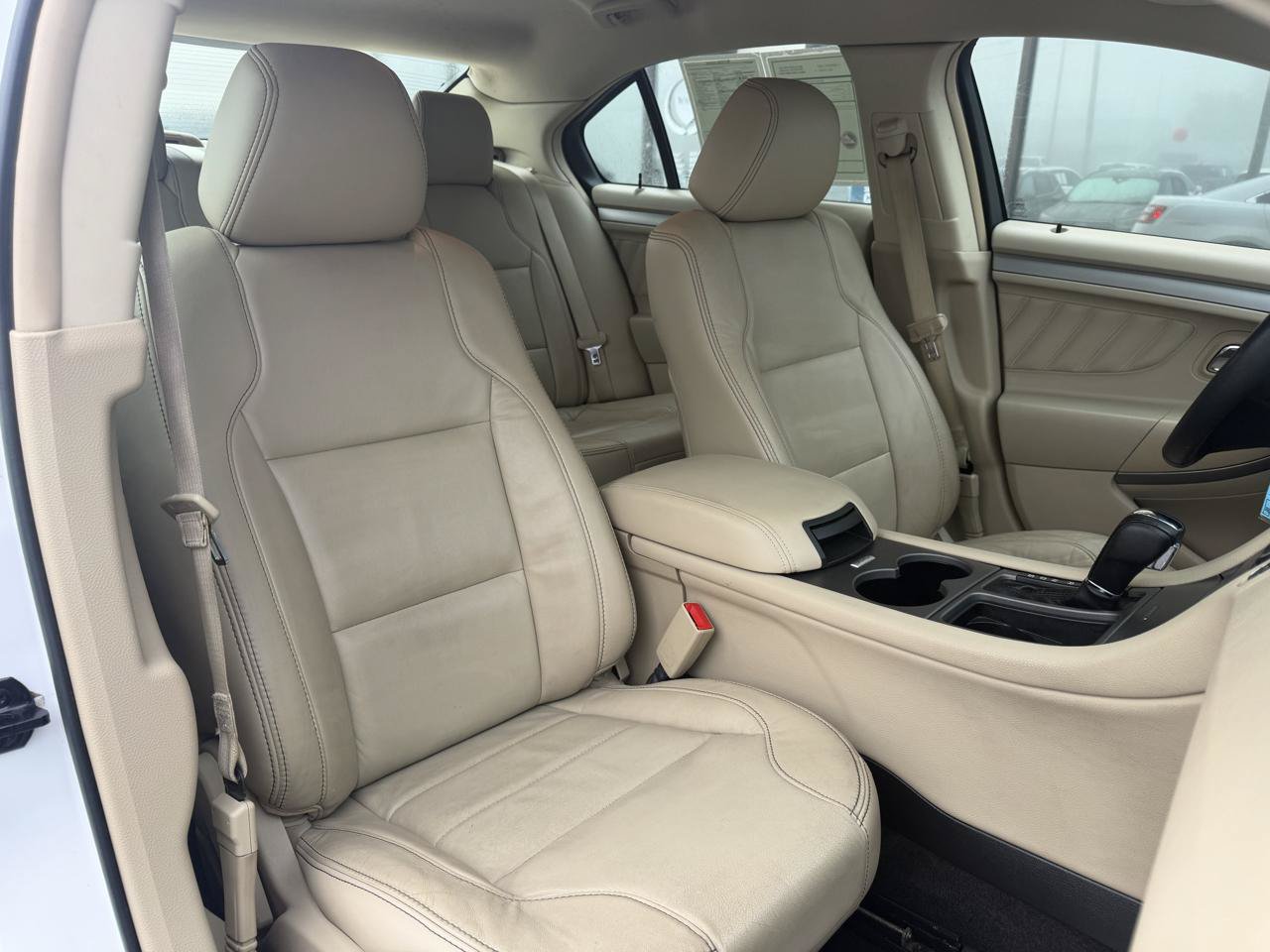 Used 2018 Ford Taurus SEL FWD image 17