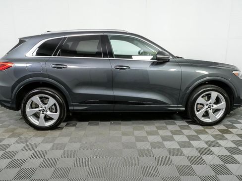 Certified 2025 Audi Q5 Premium Plus w/ Premium Plus image 2