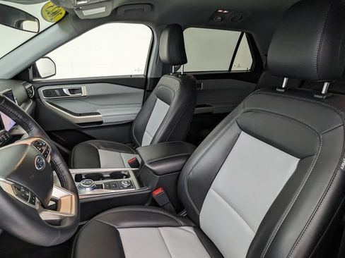 Certified 2023 Ford Explorer XLT w/ Equipment Group 202A AWD/4WD image 2