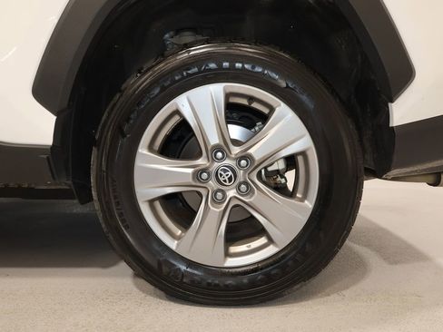 Used 2025 Toyota RAV4 XLE image 33