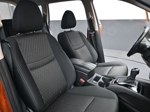 Used 2020 Nissan Rogue SV image 25