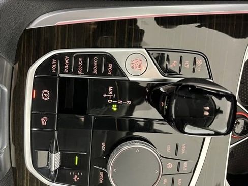 Used 2021 BMW X7 xDrive40i w/ Cold Weather Package image 18