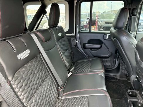 Used 2021 Jeep Wrangler Unlimited Rubicon AWD/4WD image 9