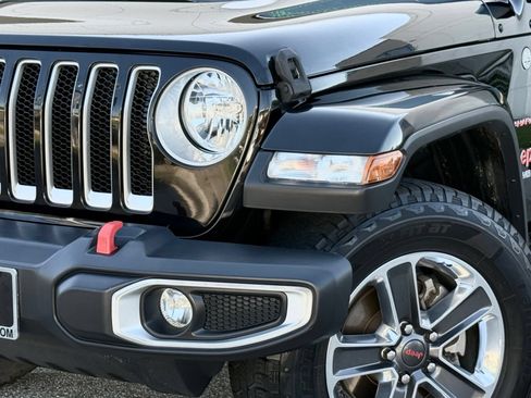 Used 2021 Jeep Wrangler Unlimited Sahara AWD/4WD image 3