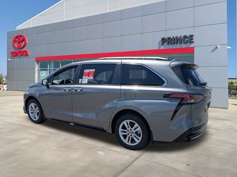 New 2026 Toyota Sienna Limited FWD image 8