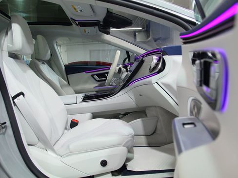 Certified 2023 Mercedes-Benz EQE 350+ 4MATIC Sedan image 23