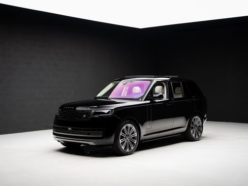 Used 2023 Land Rover Range Rover SE AWD/4WD image 4