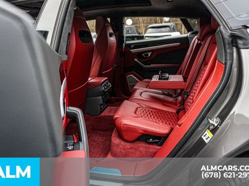 Used 2021 Lamborghini Urus image 24