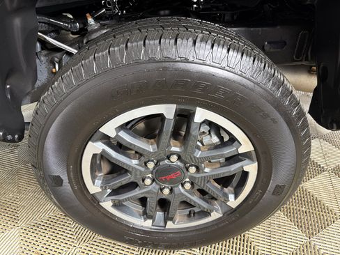 Used 2025 Toyota Tacoma TRD Sport image 19