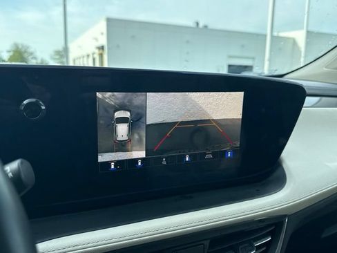 Used 2024 Buick Encore GX Avenir w/ Avenir Technology Package AWD/4WD image 17
