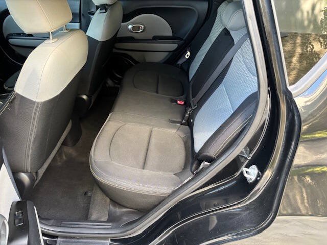 Used 2015 Kia Soul + FWD image 8