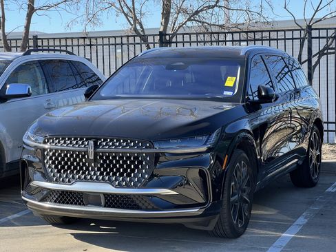 Used 2024 Lincoln Nautilus Reserve w/ Equipment Group 202A image 1