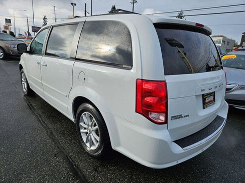 Used 2016 Dodge Grand Caravan SXT w/ Rear Park Assist Package image 6