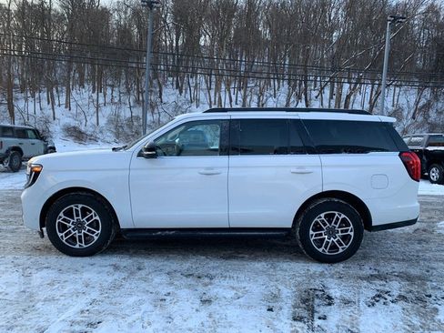 Used 2025 Ford Expedition Active image 8