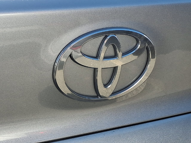 Used 2025 Toyota Camry LE FWD image 8