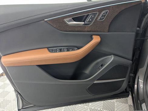 Used 2025 Audi Q8 Prestige image 17