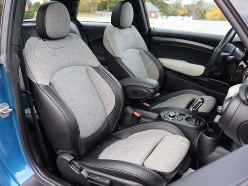 Used 2022 MINI Cooper SE w/ Driver Assistance Package image 15